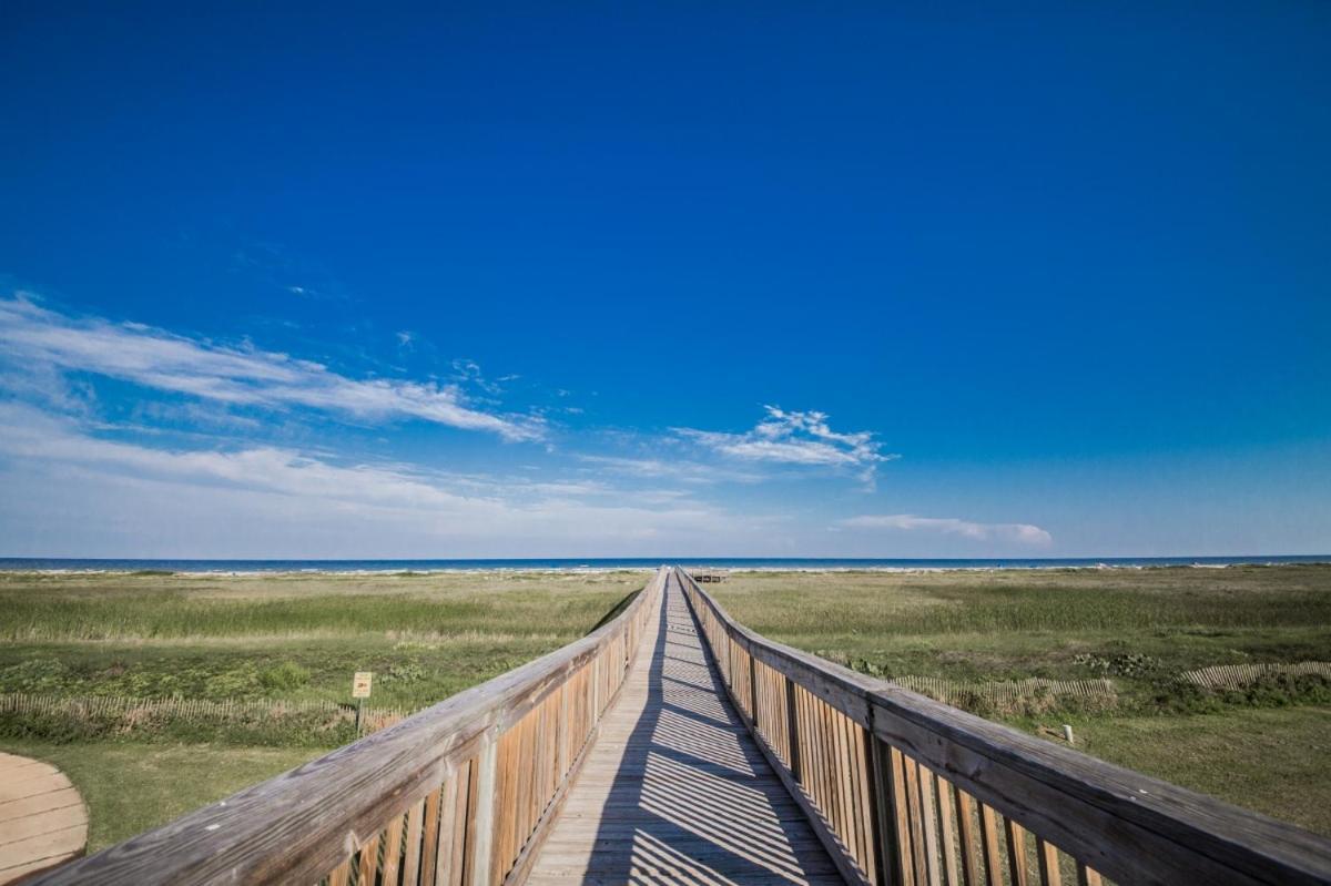 Cozy With Hot Tub, Amenities, Oceanbay, Views And 3 Decks! * Galveston