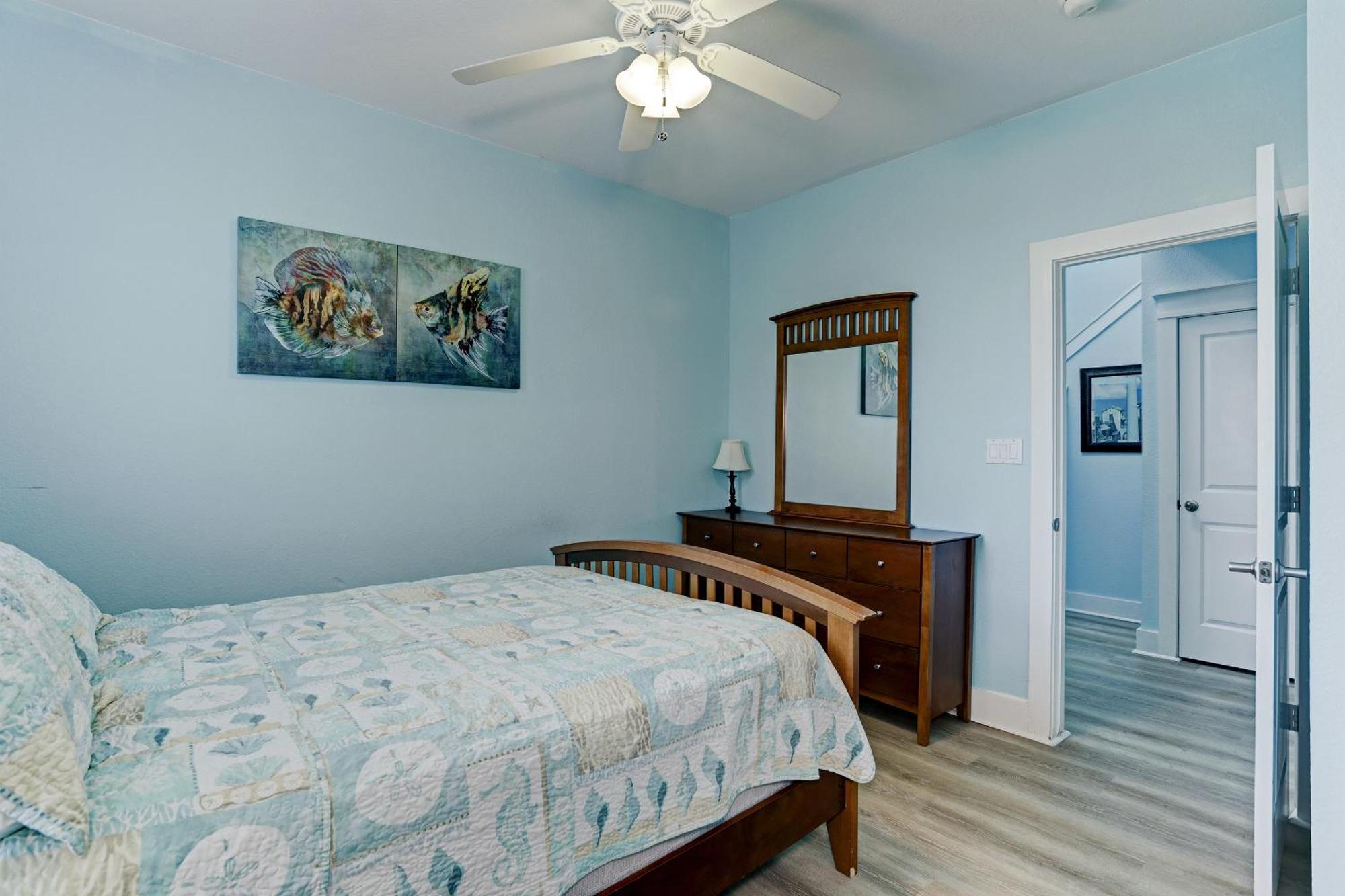 Cozy With Hot Tub, Amenities, Oceanbay, Views And 3 Decks! * Galveston